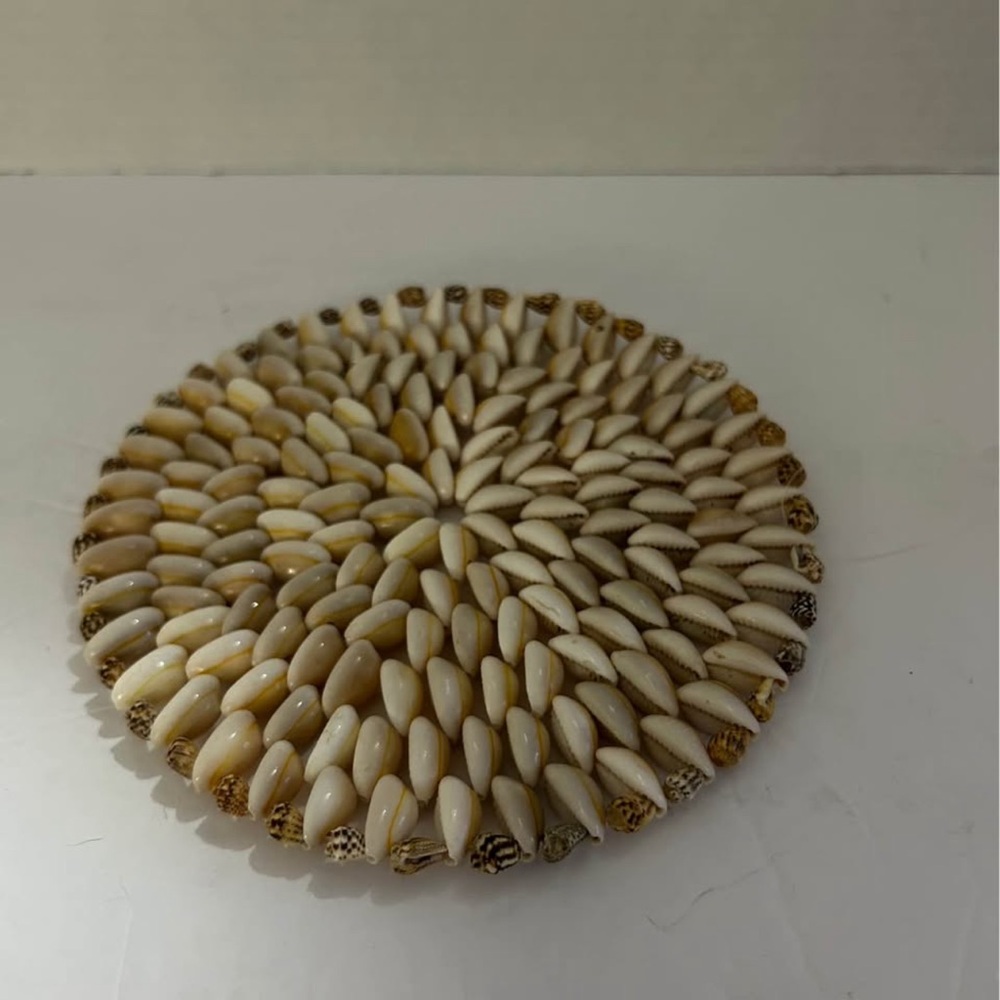 Beige and Brown Shell Hot Plate Holder